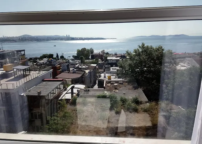 Cosmopolitan Park Hotel 3*