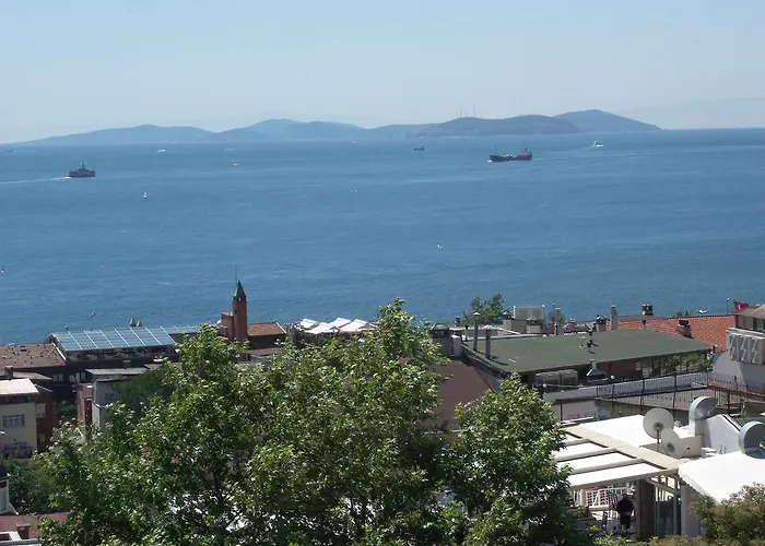 Cosmopolitan Park Hotel 3*