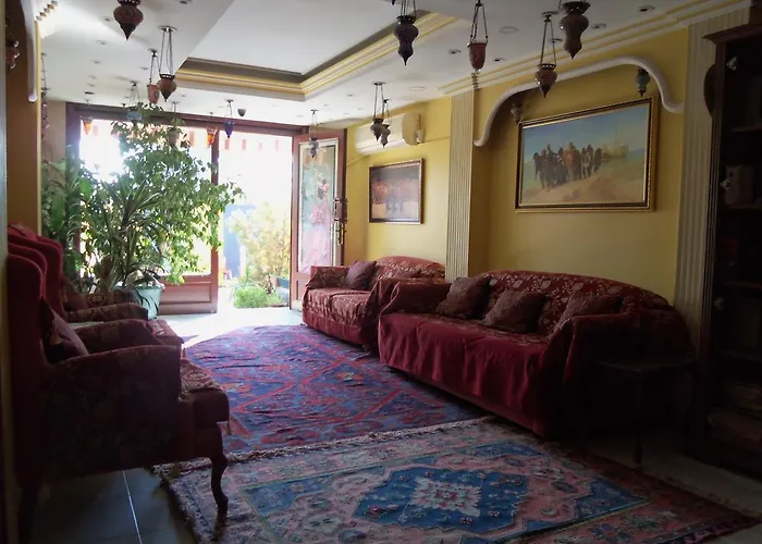 Cosmopolitan Park Hotel 3*