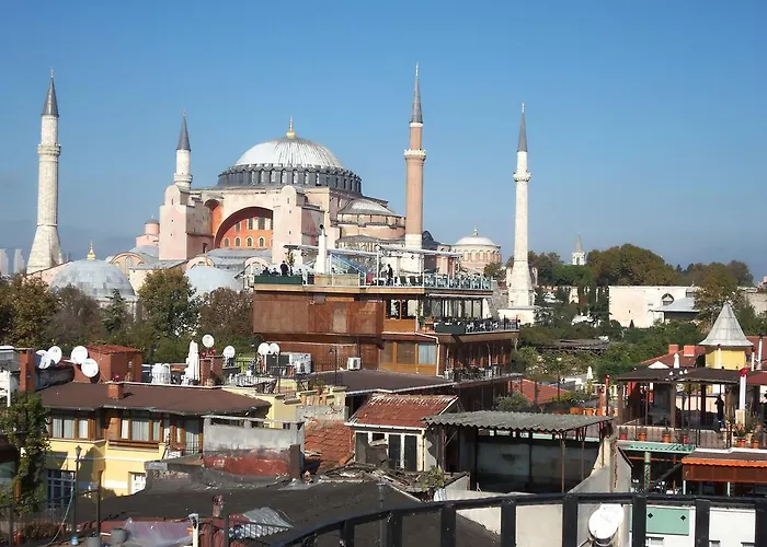 Cosmopolitan Park Hotel 3*