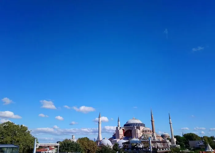 Cosmopolitan Park 3*