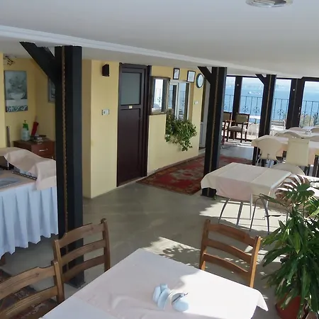 Cosmopolitan Park Hotell 3*