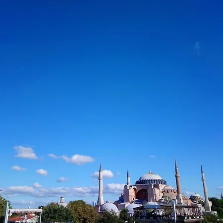 Cosmopolitan Park 3*